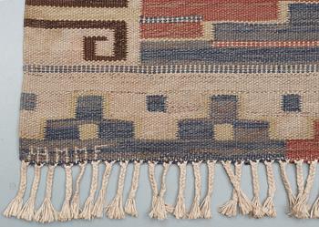 CARPET. "Blå heden". Flat weave (rölakan). 533 x 257,5 cm. Signed AB MMF.