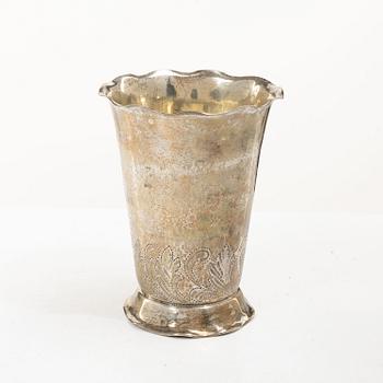 A Swedish sterling silver vase, mark of A Södergren, Nässjö 1952.