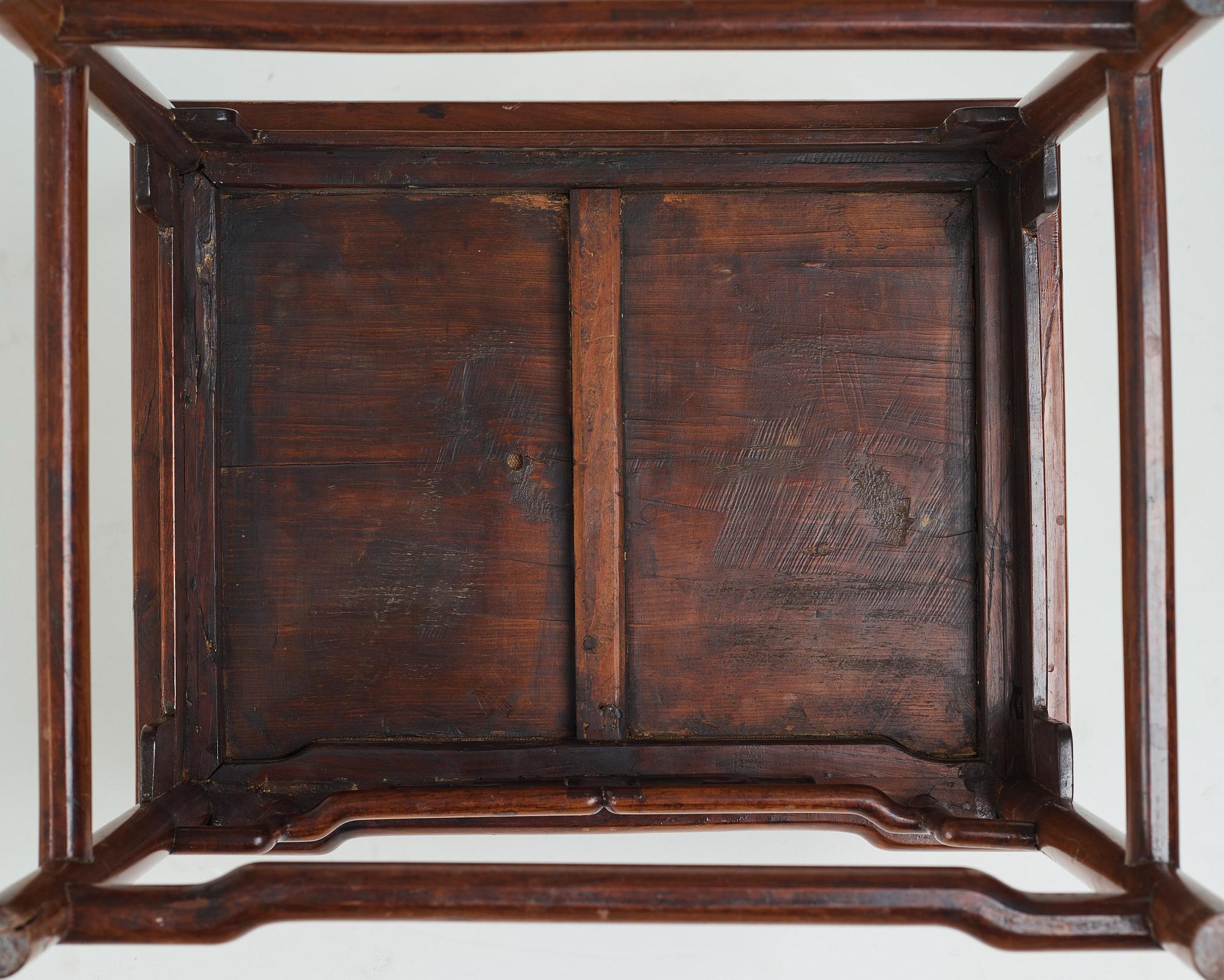 KARMSTOL, hardwood. Troligen sen Qingdynasti.