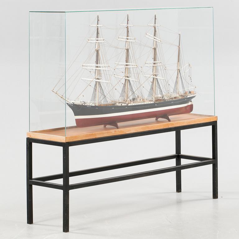 A boat model, "Pamir", made in the second half of the 20th century.