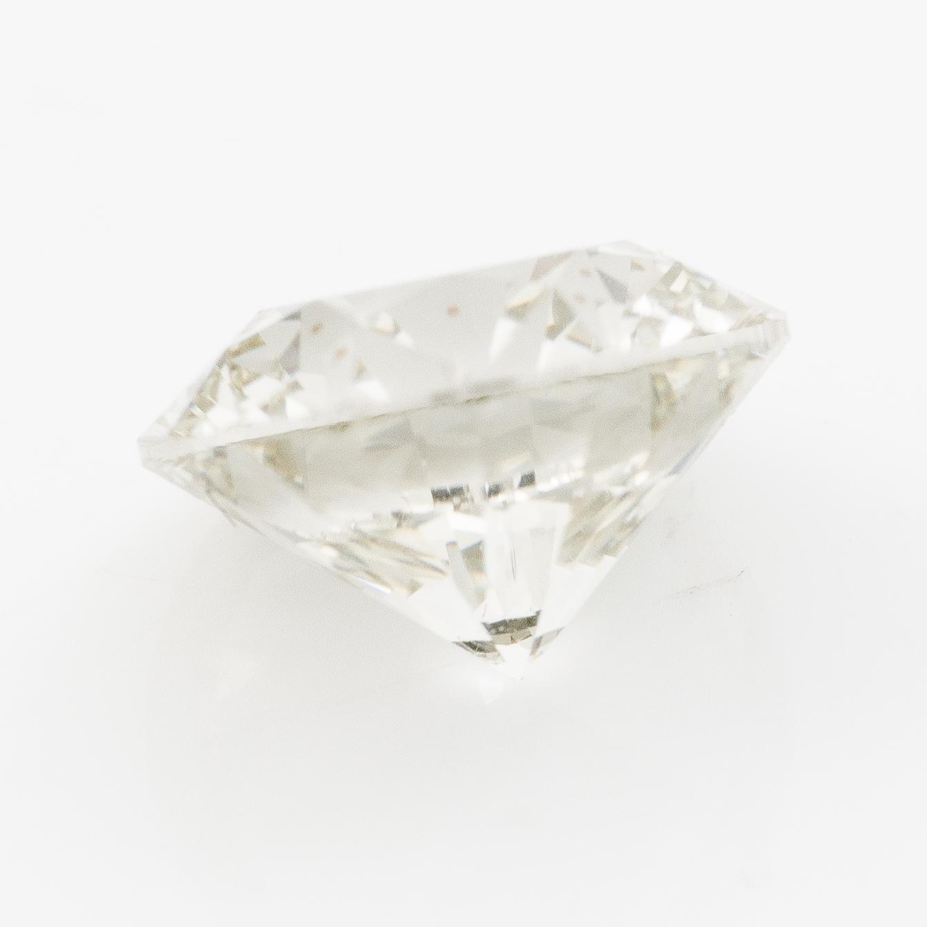 Round brilliant-cut diamond 1.50 ct, accompanied by a GIA report.