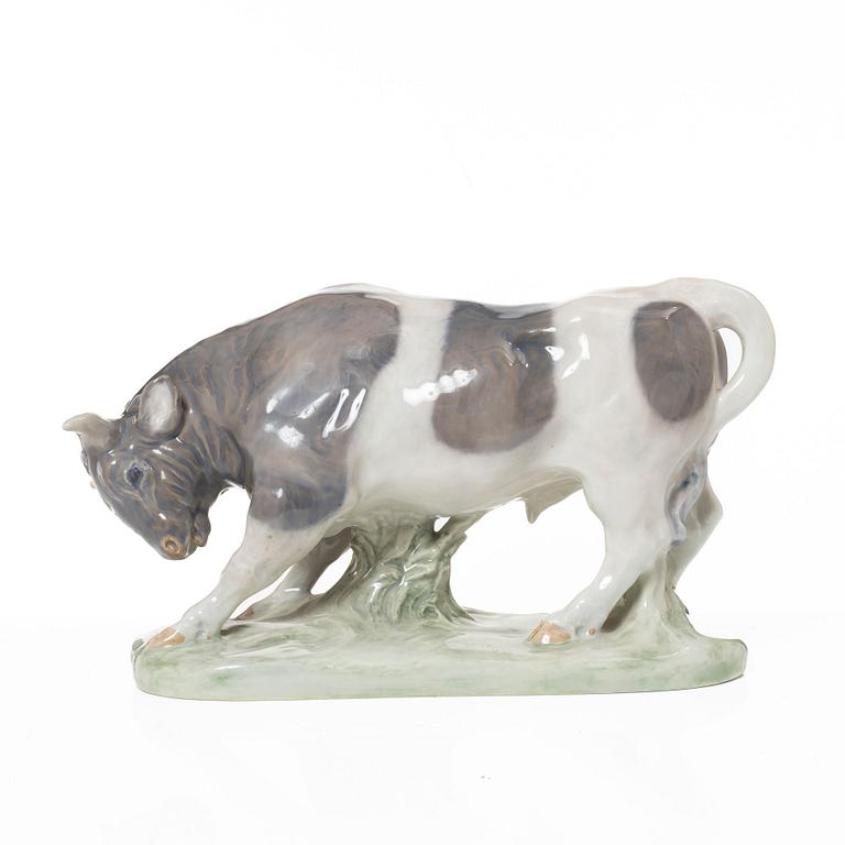 Knud Kyhn, Figure, porcelain, Royal Copenhagen, Denmark, 1980-1984.