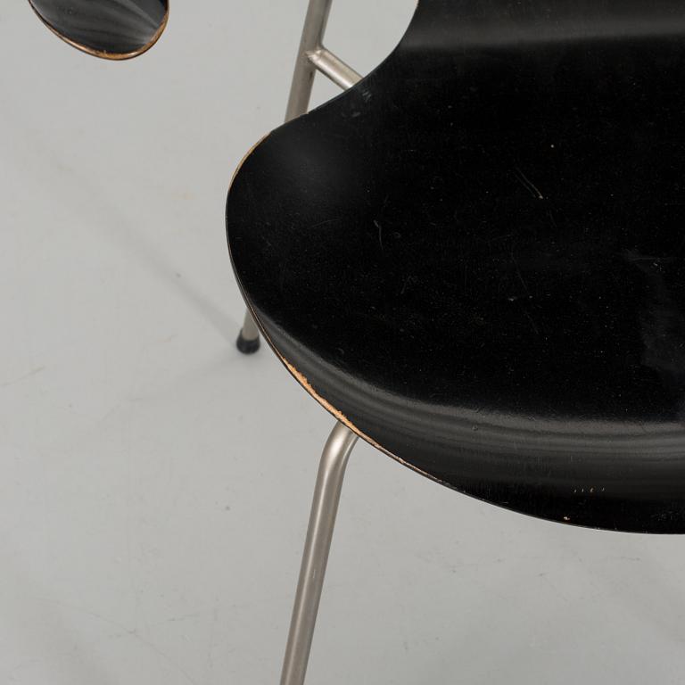 ARNE JACOBSEN ARMCHAIR "SJUAN" FOR FRITZ HANSEN. DENMARK.