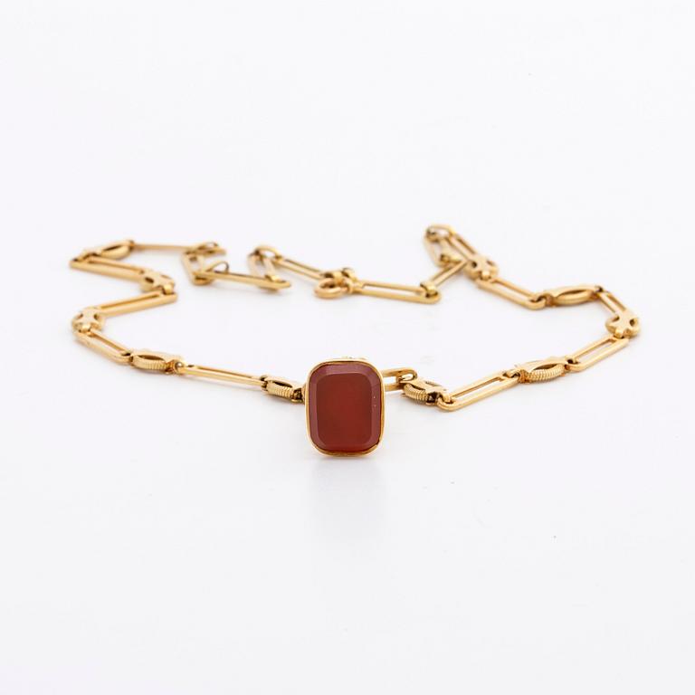 NECKLACE 18k gold w pendant (not detachable) w carnelian.