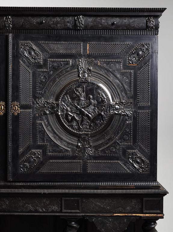 Det Bondeska Skåpet, sannolikt Paris, 1600- samt 1800-tal, Louis XIV och Louis XIV-stil.