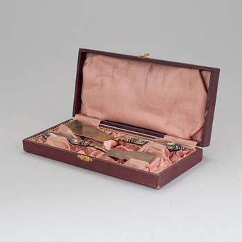 UPPLÄGGNINGSBESTICK, 2 st, "Olga", Adolf Lilja, Stockholm, 1854. Vikt 81 g.