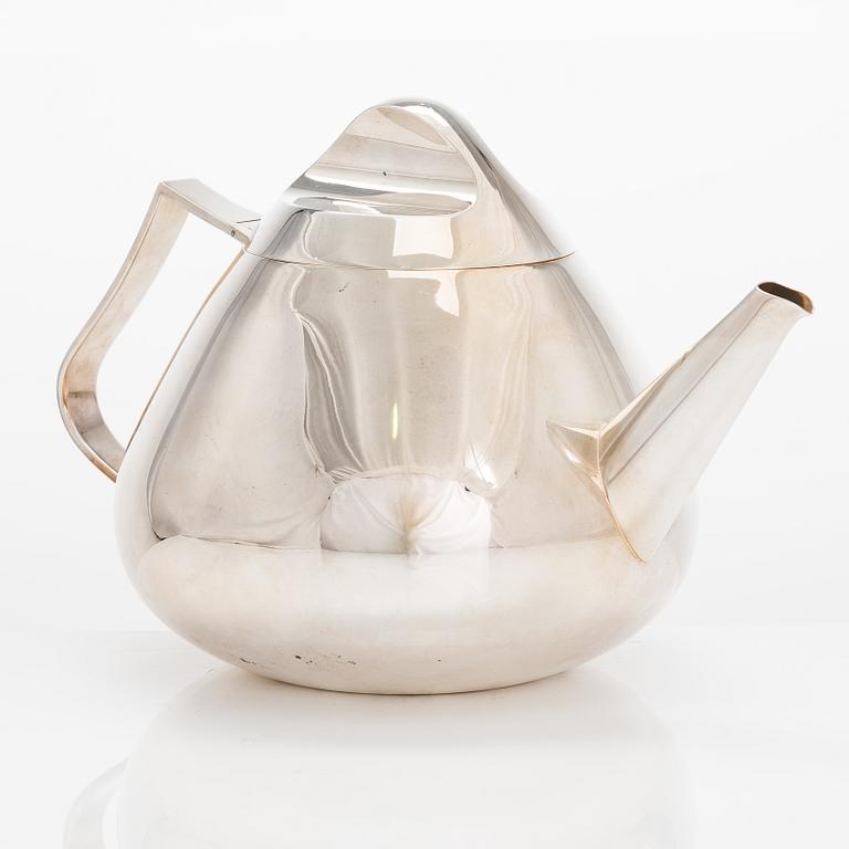 Pekka Piekäinen, a silver teapot, Tarkiainen, Helsinki 1985.