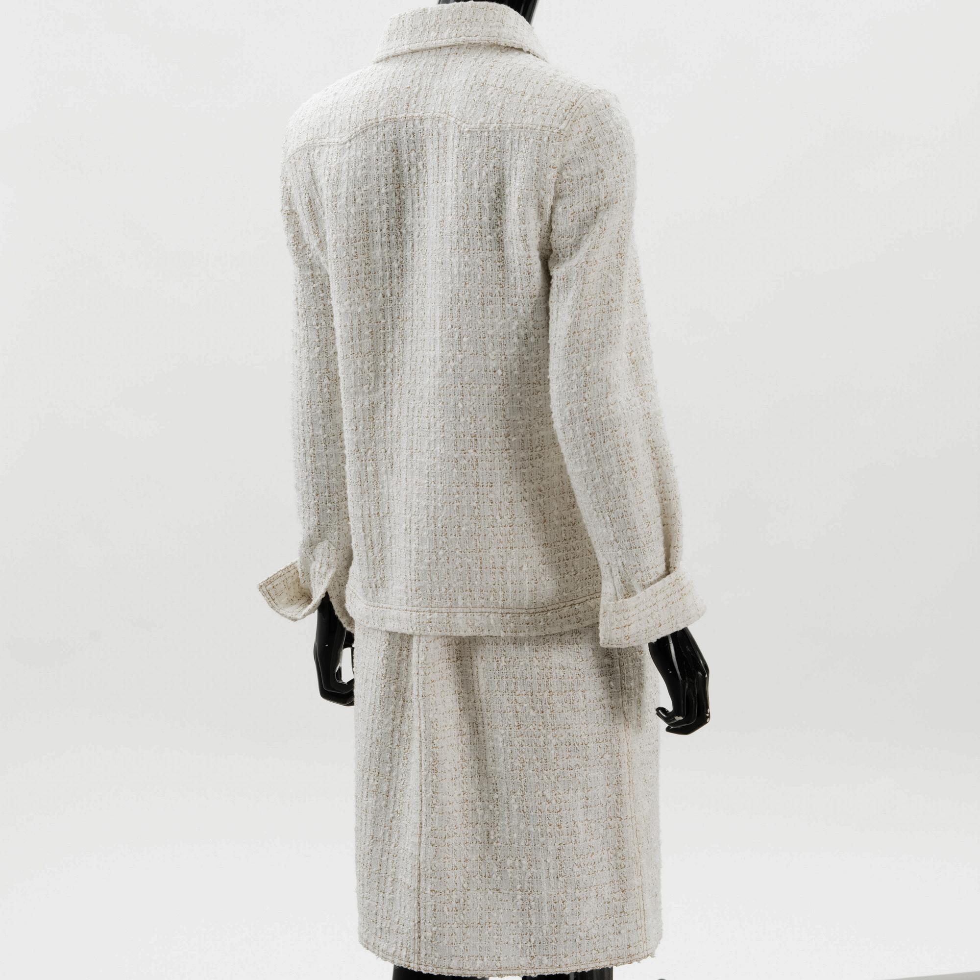WOMENS TWO PIECE SUIT.