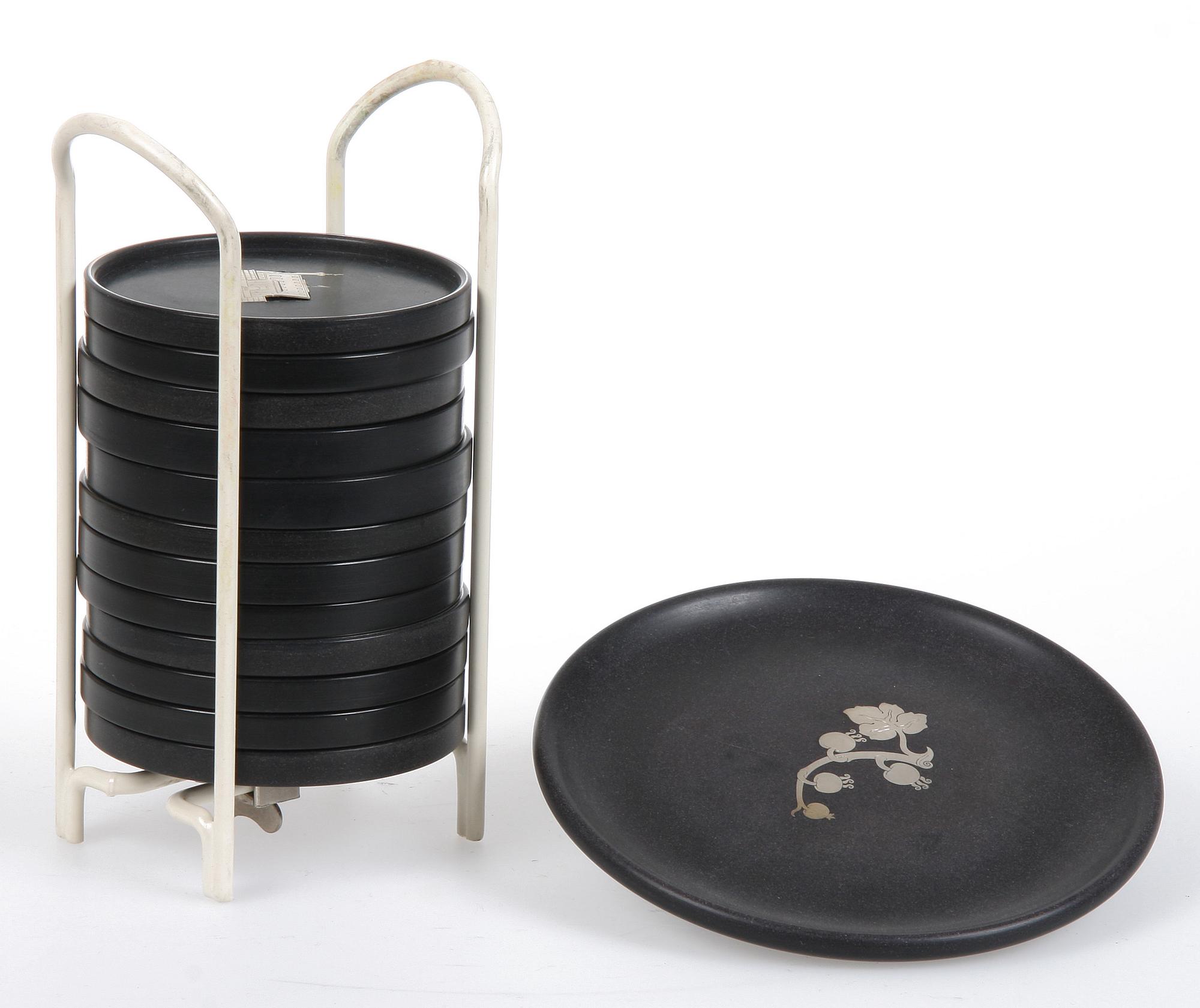 COASTERS, 12 st, samt BRICKA, isolit och silver.