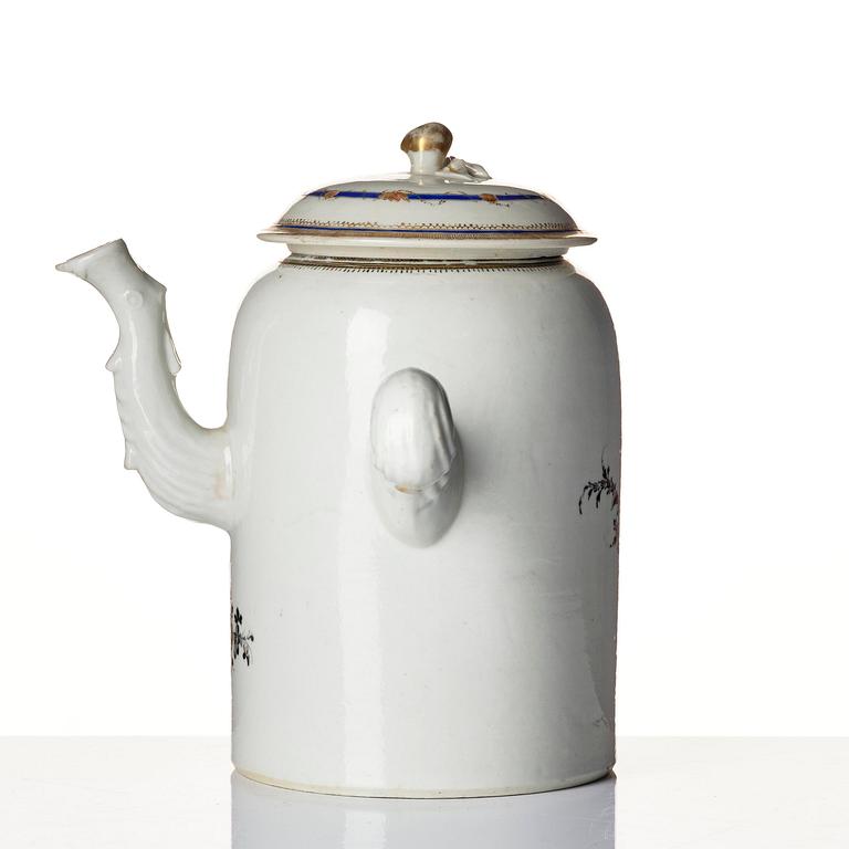 A set of 10 'European Subject' custard cups with covers and a coffeepot with cover, Qing dynasty, Jiaqing (1796-1820).