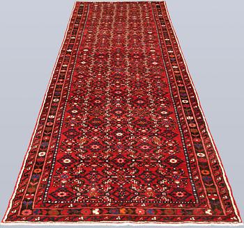 Gallerimatta, Hosseinabad, ca 420 x 105 cm.