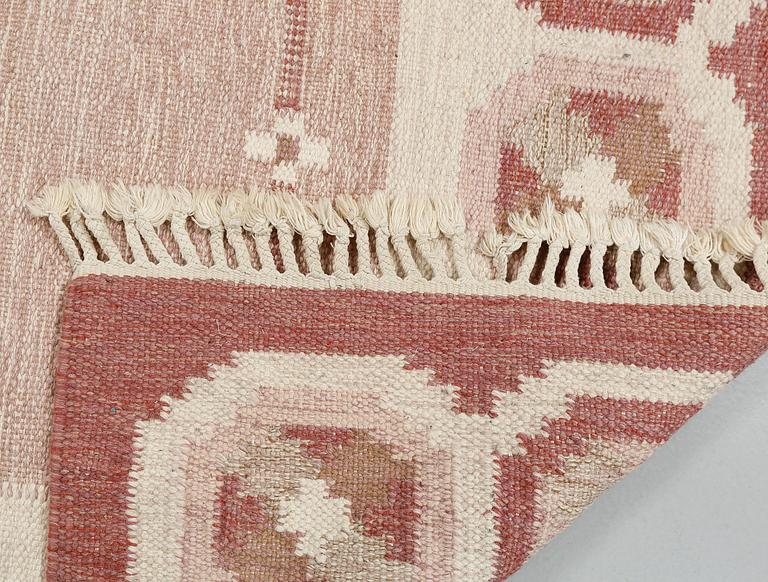 MATTA, rölakan, Ingegerd Silow, monogramsignerad, 1900-talets andra hälft, ca 187 x 136 cm.