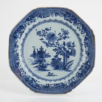 Fat, porslin, Kina, Qingdynastin, Qianlong (1736-95).