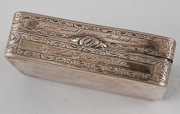 DOSA samt LUKTDOSA, silver, omkring 1900, vikt 90 g.