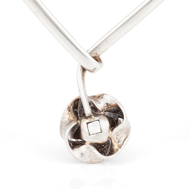 HALSRING, sterlingsilver samt bergskristall, Alton, 1974. Tot vikt ca 40,8 gram.