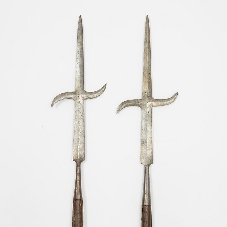 A pair of Swedish partisans.