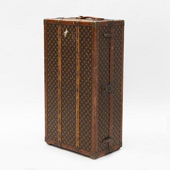 Louis Vuitton, A late 19th century trunk.