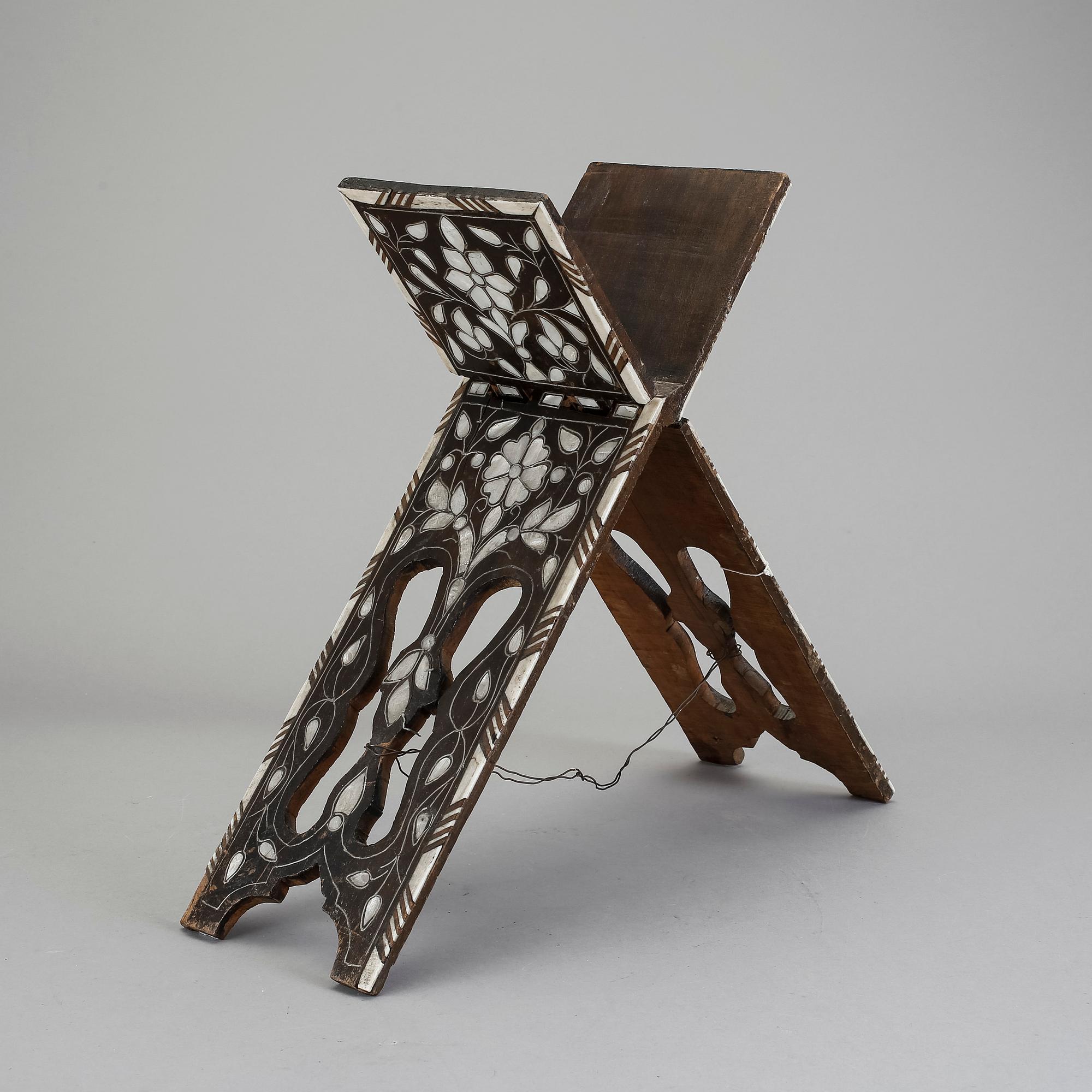 KORANSTÄLL, troligen Syrien, 1800-talets andra hälft.