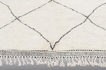 MATTA, Marocko, ca 305 x 220 cm.