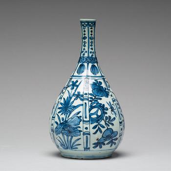 Flaska, kraakporslin. Mingdynastin, Wanli 1572-1620).