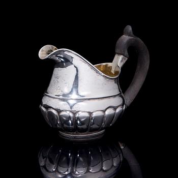 MJÖLKANNA, silver, Ryssland, St.Petersburg, Johan Fredrik Falck, 1838-1845.