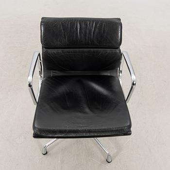 Charles & Ray Eames, skrivbordsstol, "EA208 Soft Pad Chair", Herman Miller.