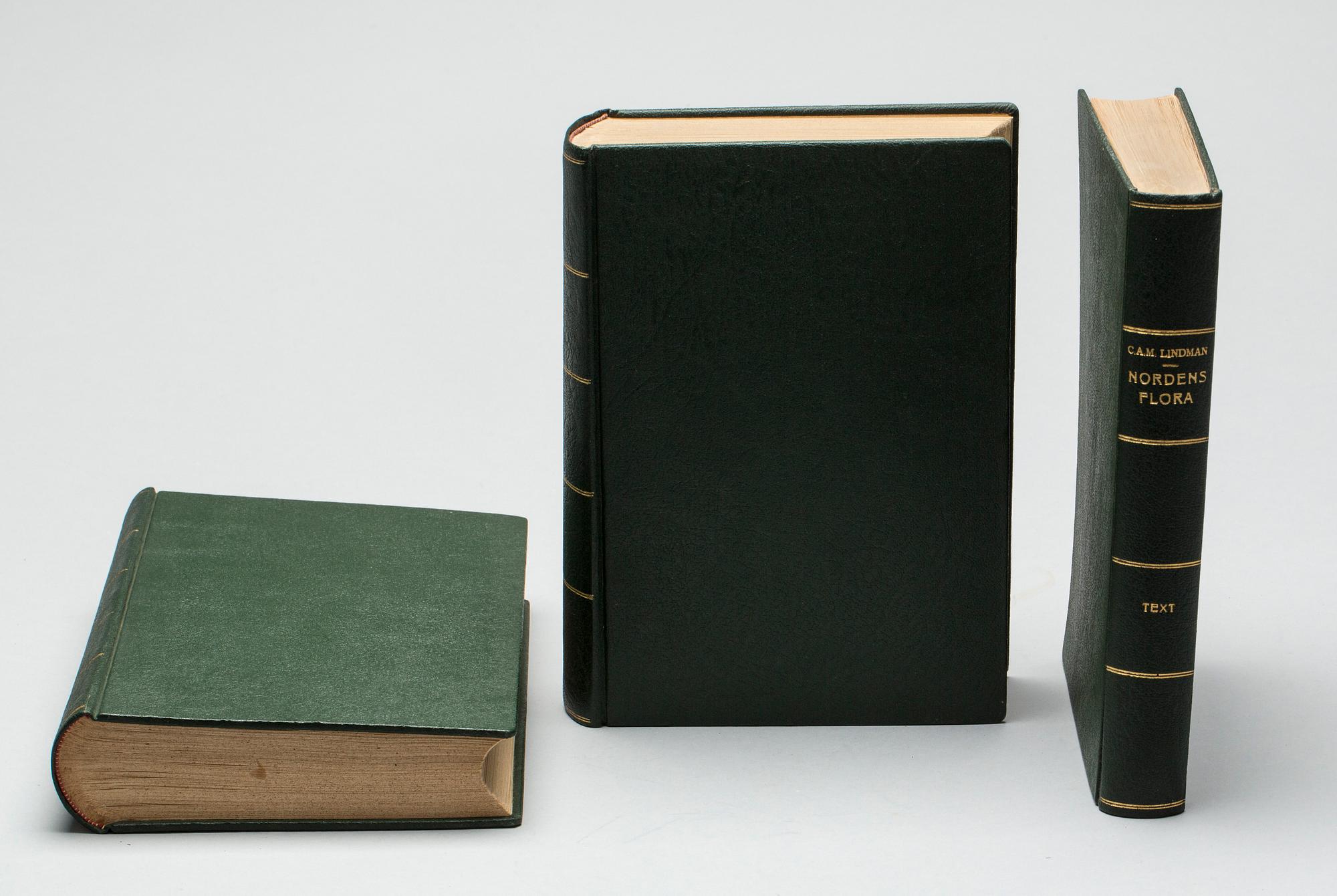 BÖCKER, 3 volymer, "Nordens flora", CAM Lindman.