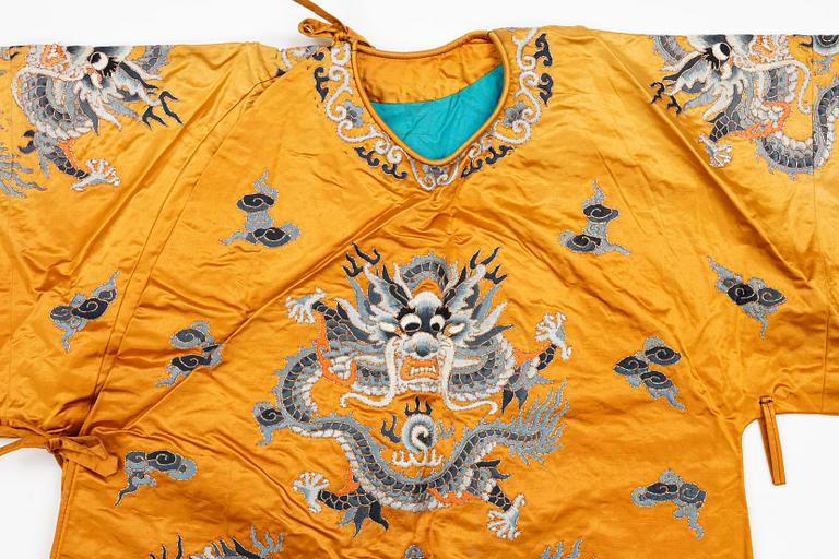 A Chinese embroidered silk robe, 20th century.
