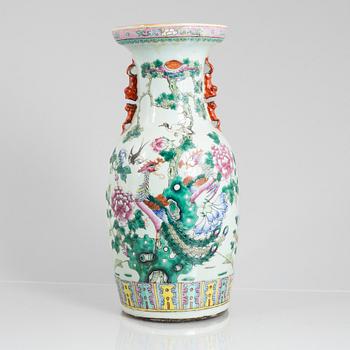 A Famille Rose vase, China, late Qing dynasty.