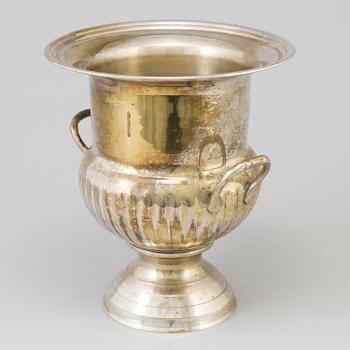 A late 20th century silver plate  Trophy Style Champagne Ice Bucket, International Silver Company Co., India.