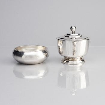 A Swedish silver bowl and a lided bowl, including mark of Atelier Borgila, Stockholm 1965.