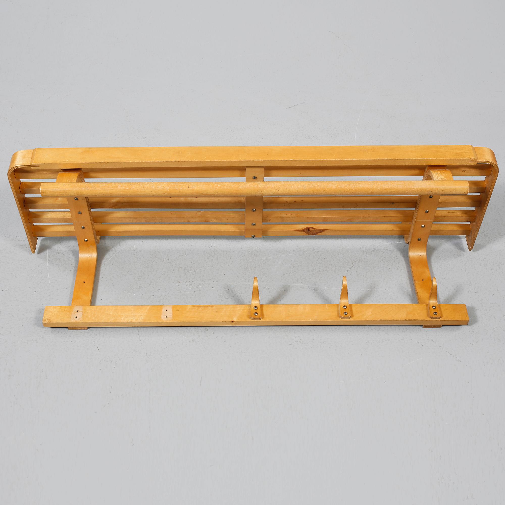 KLÄDHÄNGARE, möjligen Syrjät Oy, Vatiala, 1950-tal.