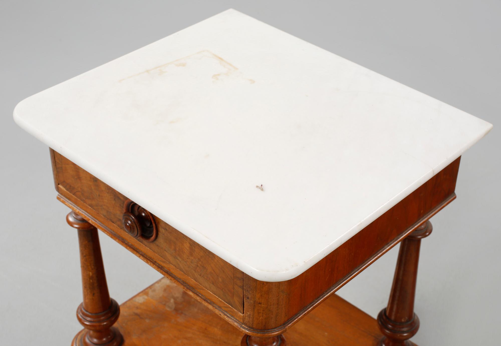 POTTSKÅP, ett par, nyrenässans, 1800-talets andra hälft.