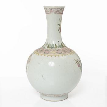 A Chinese famille rose porcelain vase, 19/20th century.
