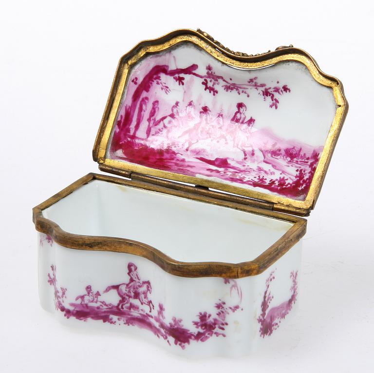 DOSA, porslin, rokokostil, 1800-tal.