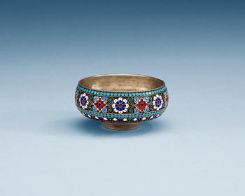 832. A Russian 19th century silver and enamel bowl, makers mark of Pavel Ovchinnikov, Moscow 1891. Imperial Warrant.