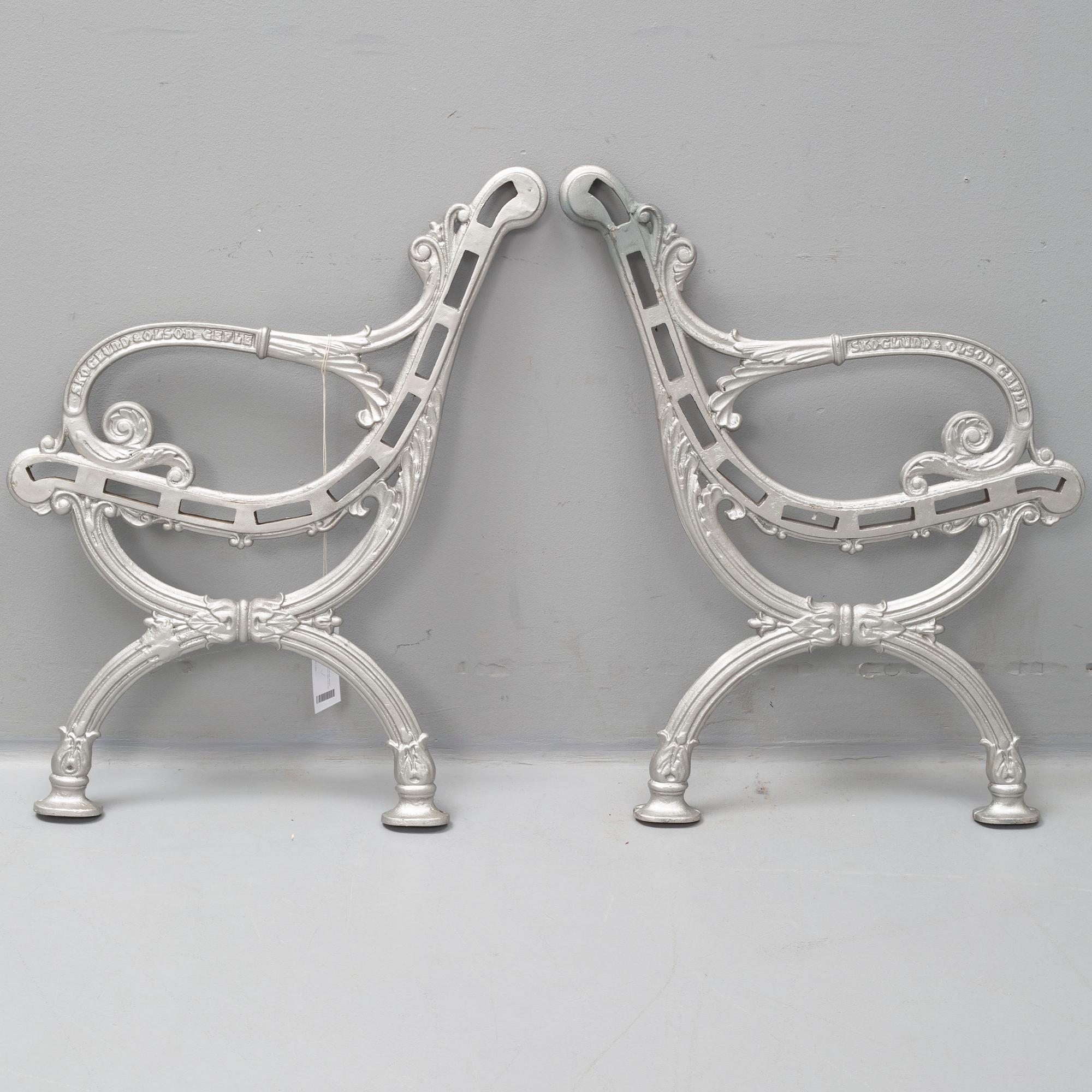 Cast iron ends for a garden sofa, Skoglund & Olson Gefle, circa 1900.