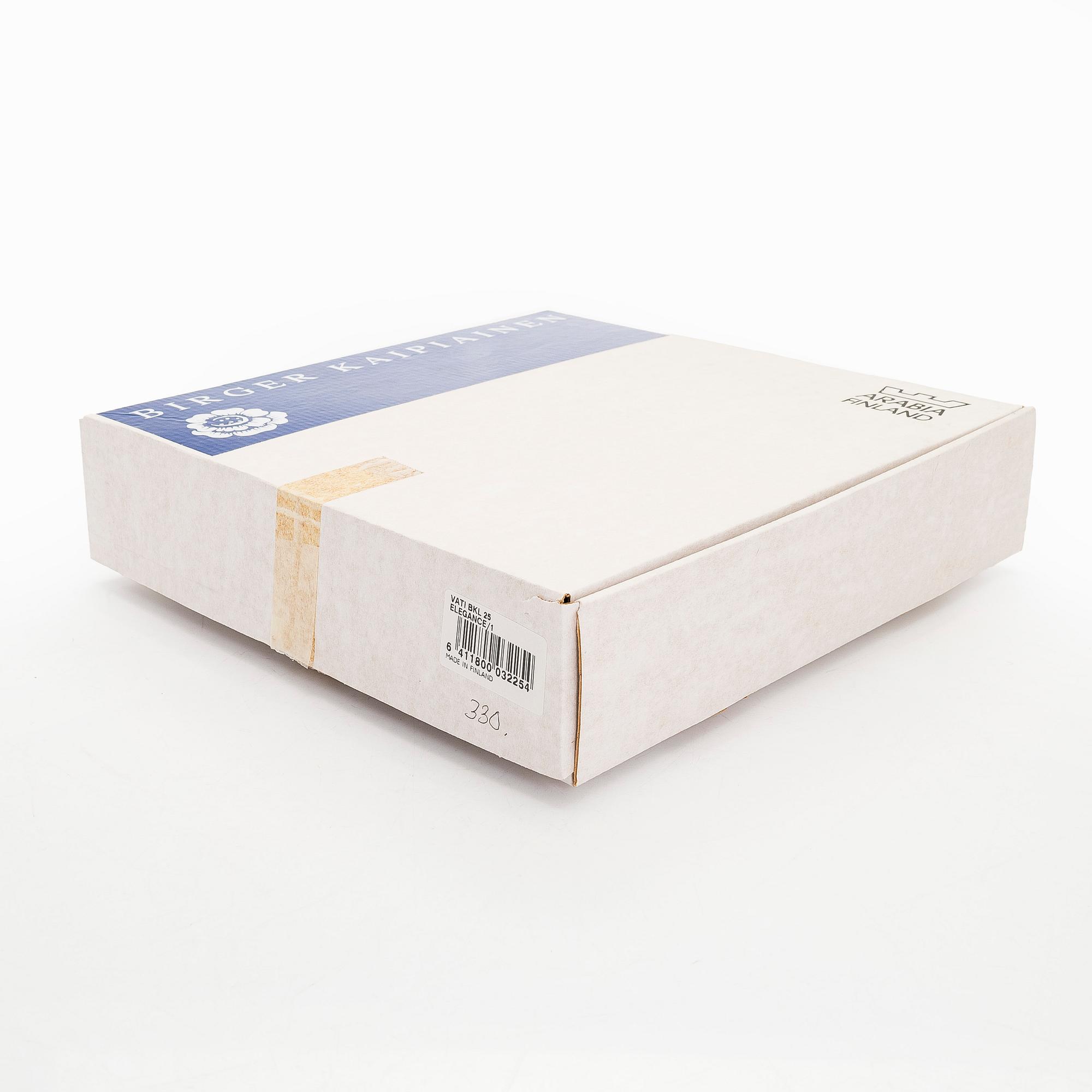 Birger Kaipiainen, fat, porslin, "Elegance/1", numrerad 330. Pro Arte, Arabia.