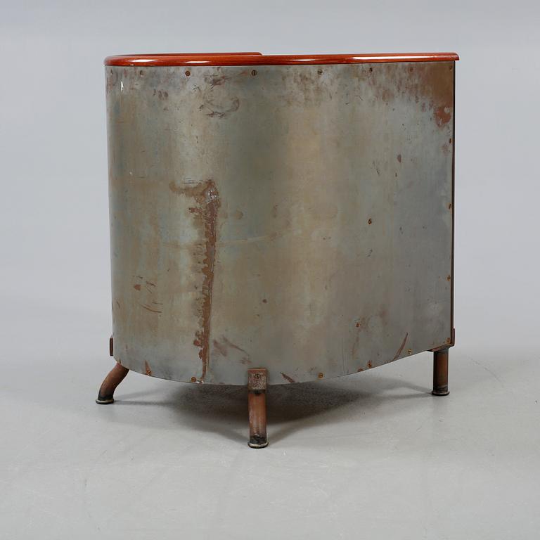 FÅTÖLJ "Järn-/moccafåtöljen", Mats Theselius, Källemo, formgiven 1994.