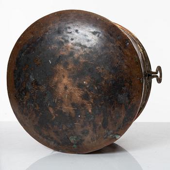 A set of three Swedish copper cauldrons, 18th / early 19th century.