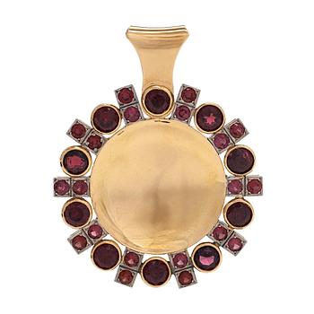 Kalevala Koru, pendant, faceted garnets, 14K gold, Helsinki 1961.