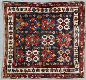 MATTA, semiantik, västpersisk, ca 120 X 111 cm.