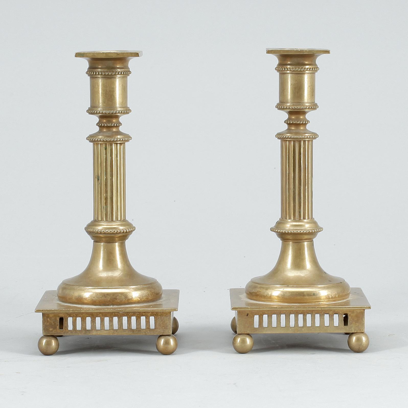 LJUSSTAKAR, ett par, gustaviansk stil, Gusum.