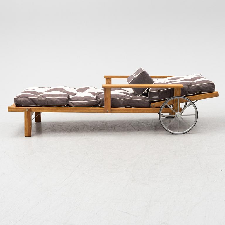 Elsa Stackelberg, a pine sunbed, Fri Form, second half of the 20th Century.