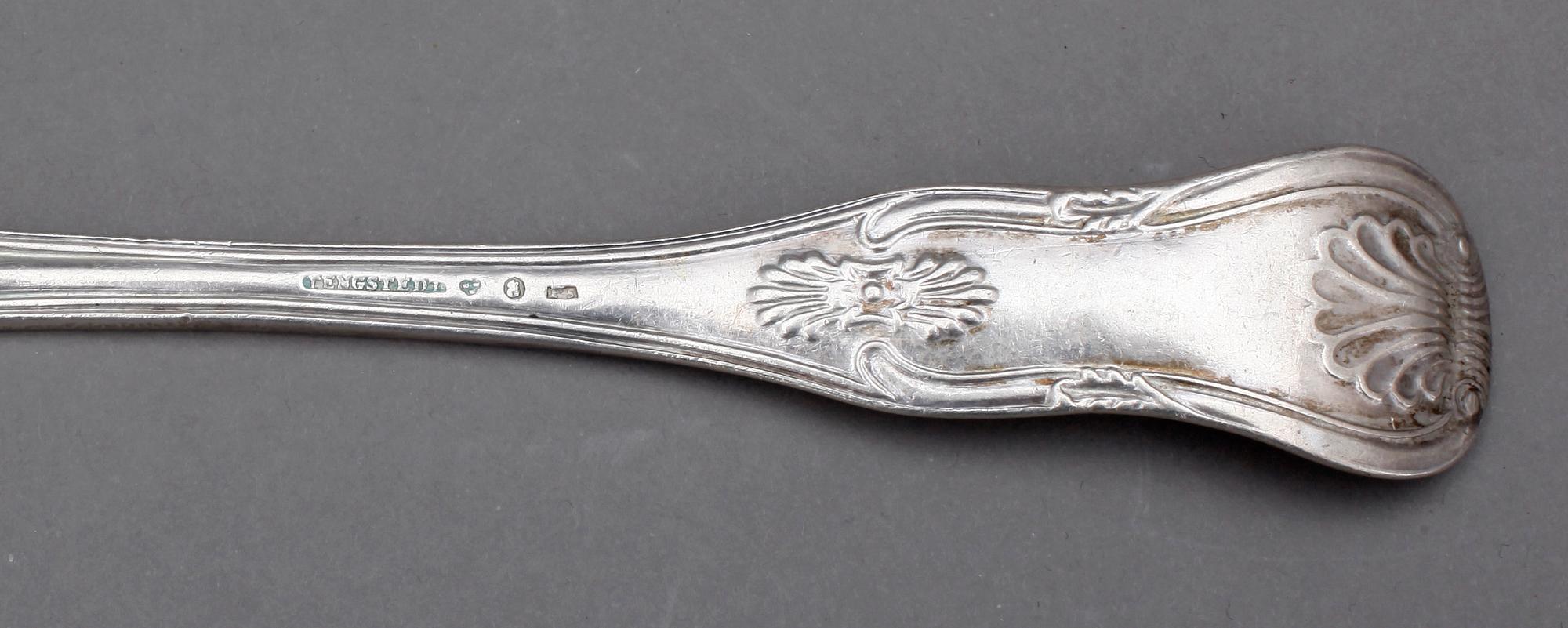 BESTICKSERVIS, 52 delar, "Engelsk snäck", bland annat CG Hallberg, Stockholm, 1917. Vikt ca 1664g.