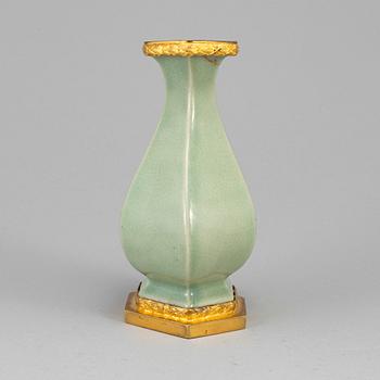 A Chinese vase with european bronze mount, 20th century.