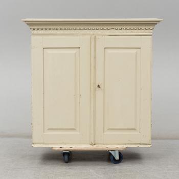 A gustavian caninet from around 1800.