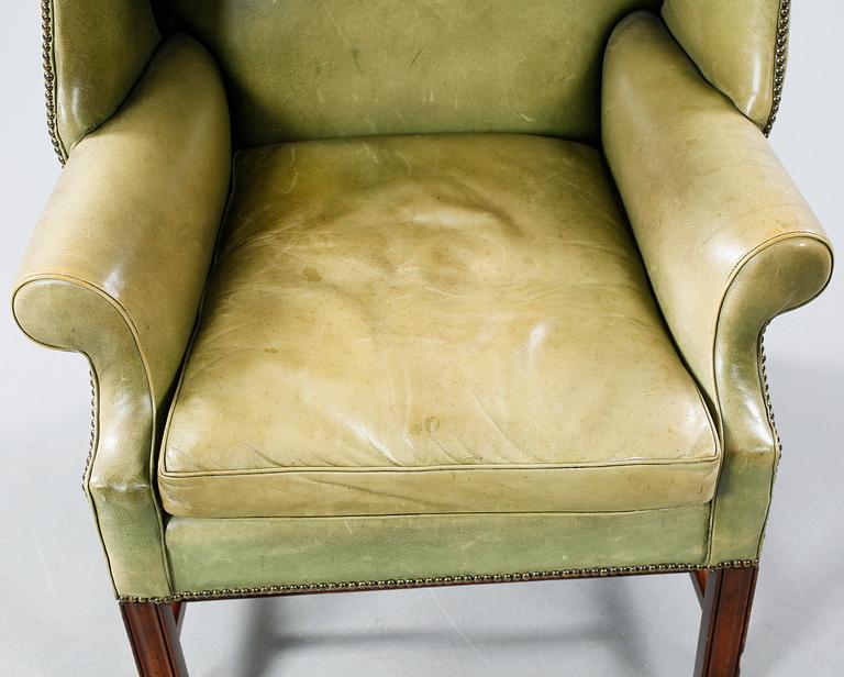 An english style armchair, second half of the 20th century.