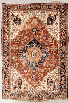 Heriz carpet semi-antique/antique approximately 384x300 cm.
