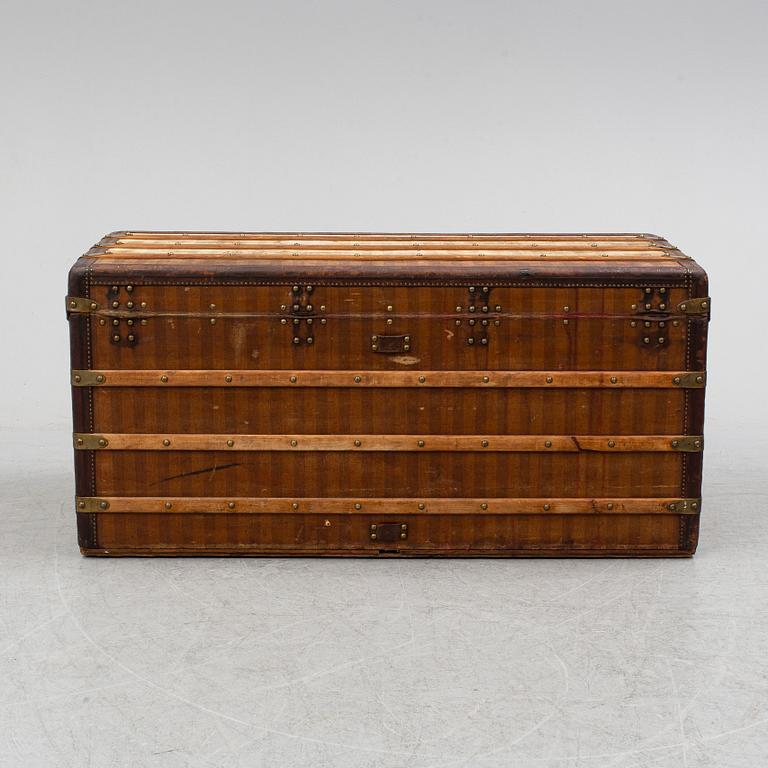 LOUIS VUITTON, a French travel trunk, late 19th Century.